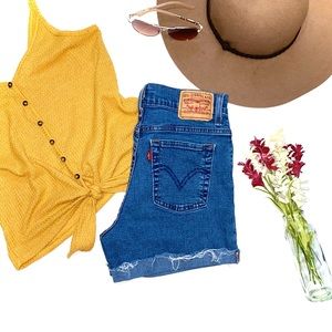 Levi’s Cutoff Jean Shorts